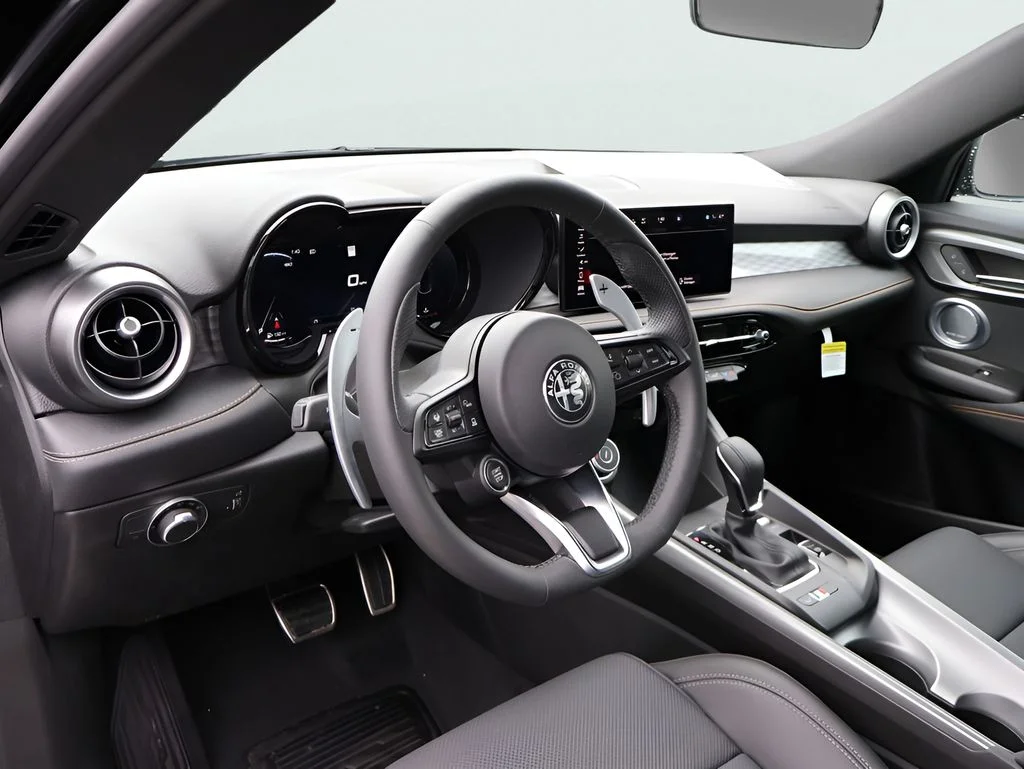 New 2025 Alfa Black Alfa Romeo Base image 19