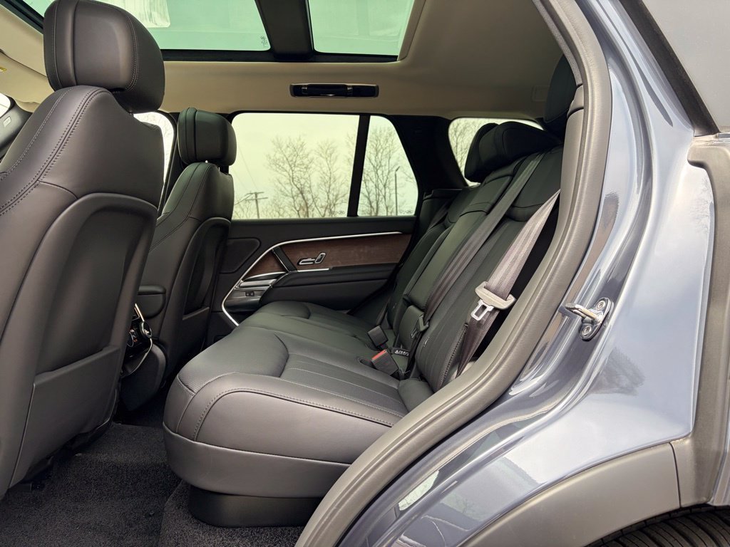 2025 Land Rover Range Rover SE - Photo 13