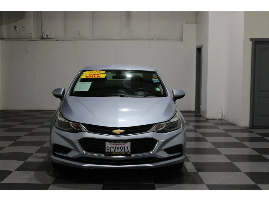 Used 2018 Arctic Blue Metallic Chevrolet LT image 2