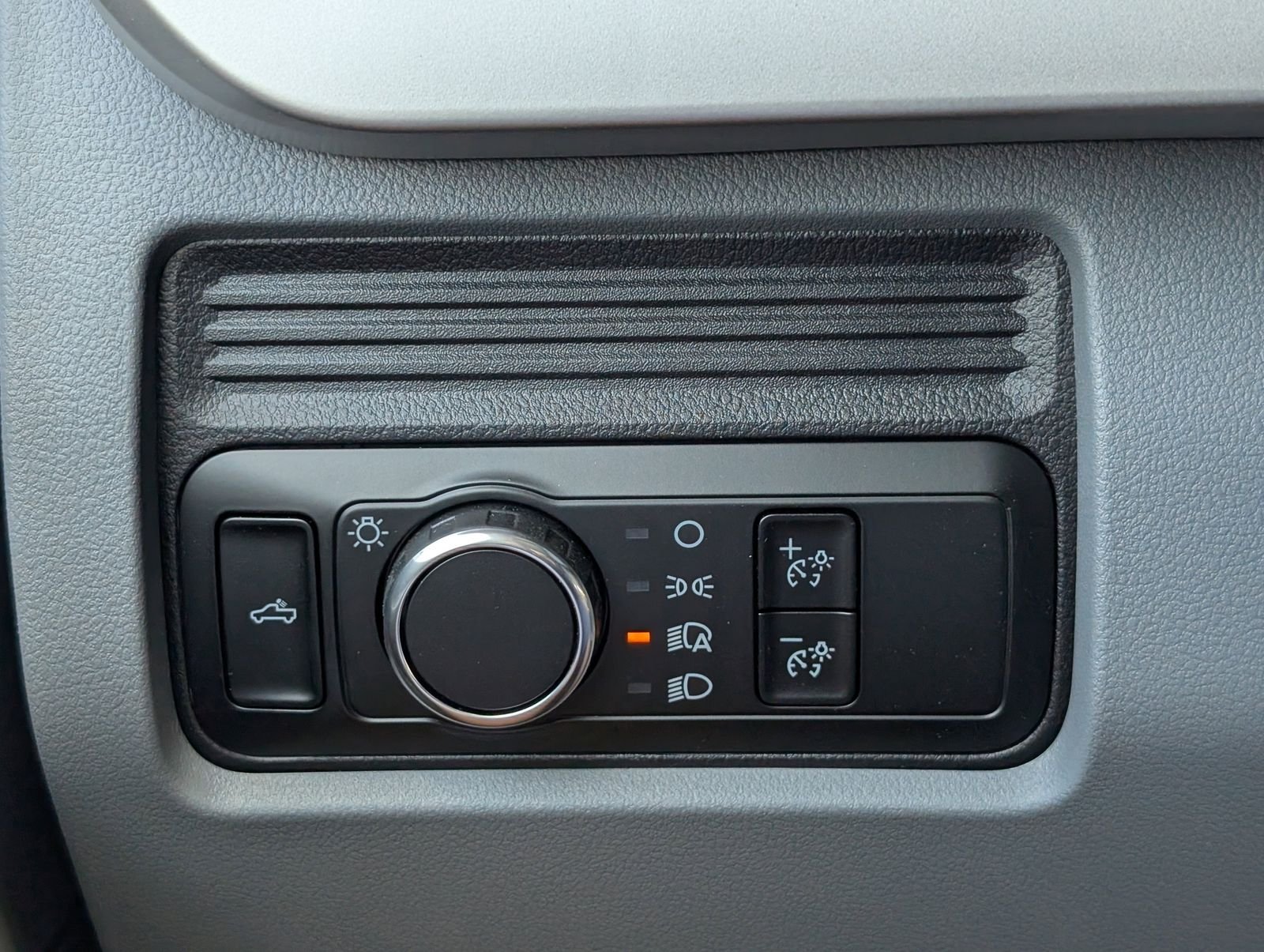 2025 Ford F-350 Super Duty Chassis Cab XL - Photo 22