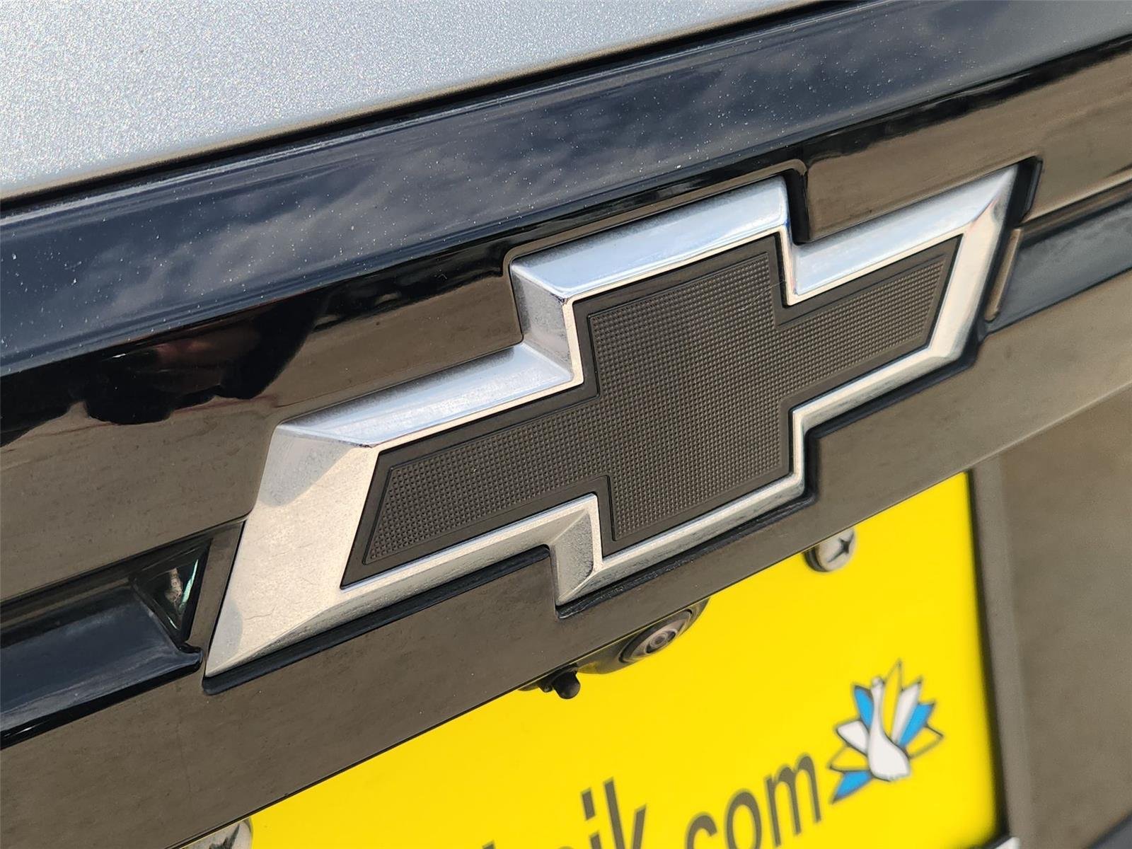 Used 2025 Sterling Gray Metallic Chevrolet RS image 32