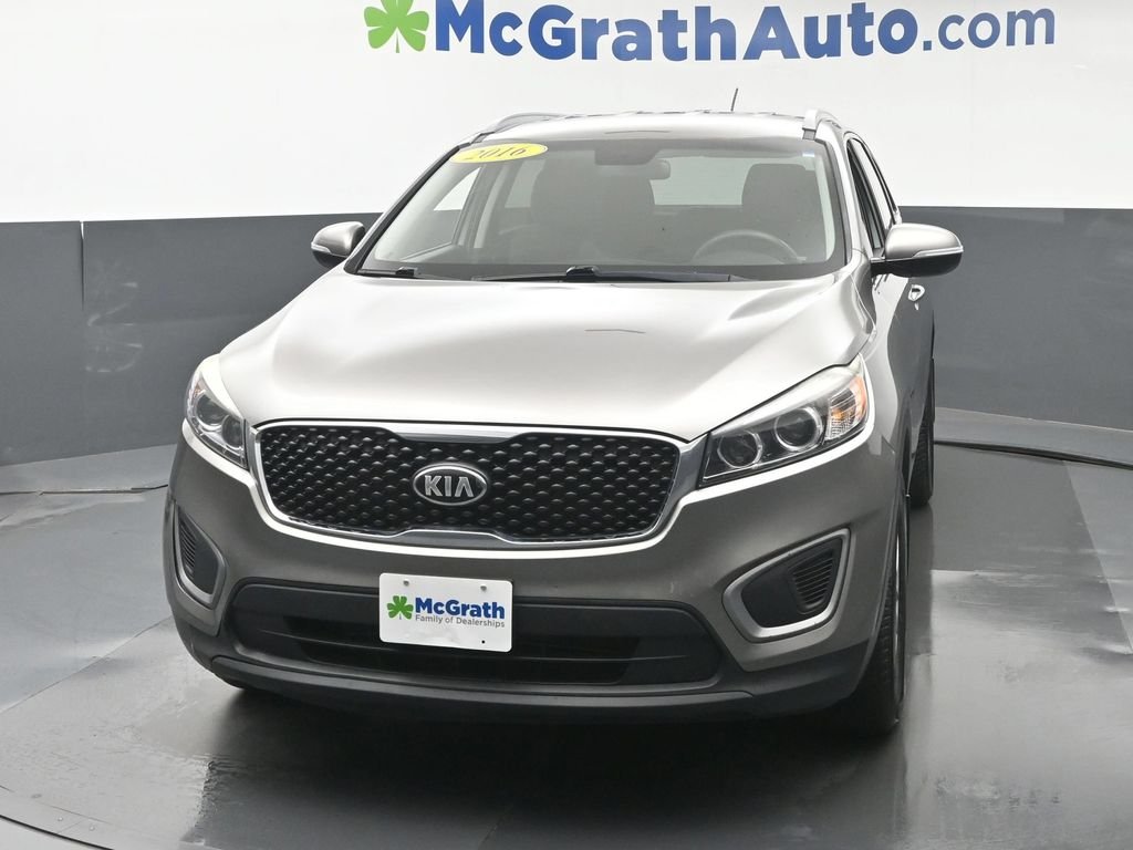 Used 2016 Silver Kia LX image 6