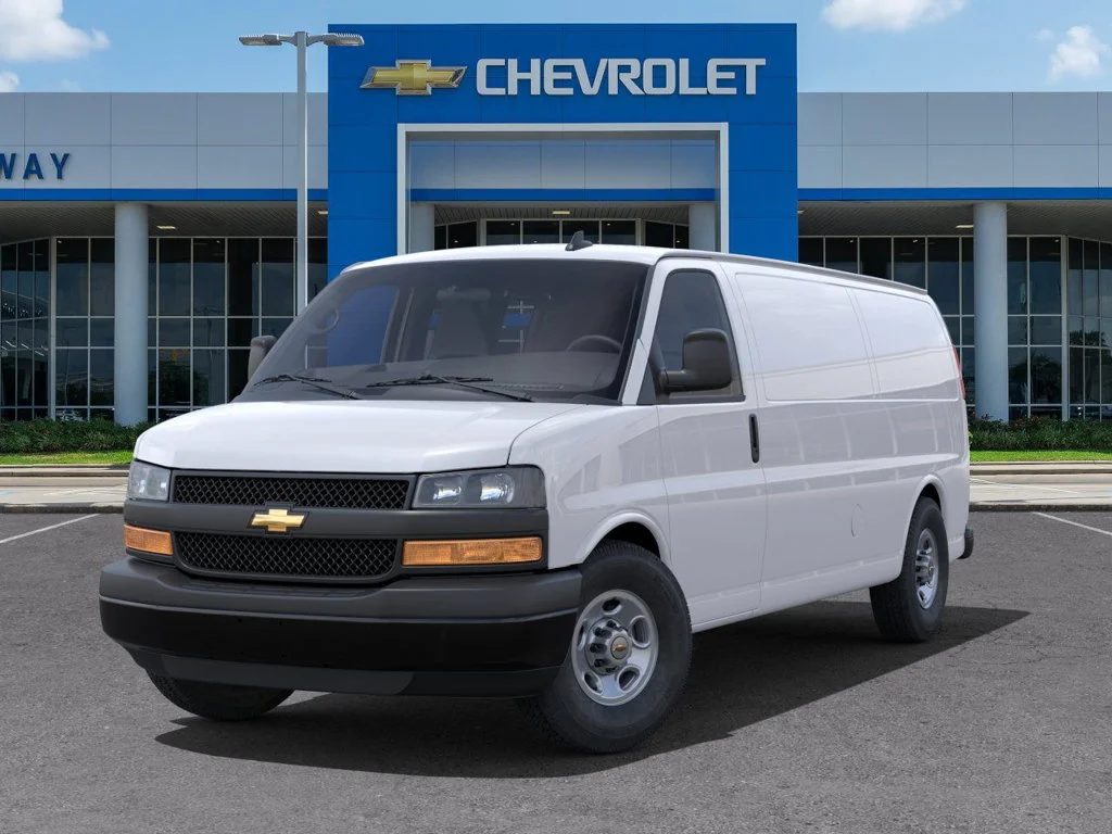 New 2025 Summit White Chevrolet WT image 6