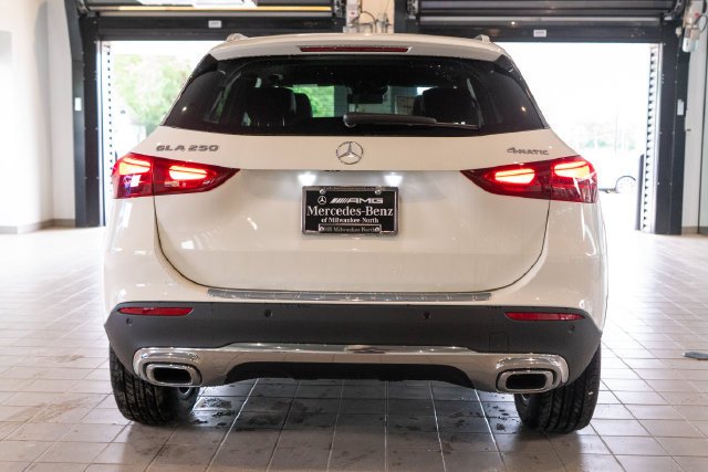 New 2026 Polar White Mercedes-Benz GLA 250 image 43