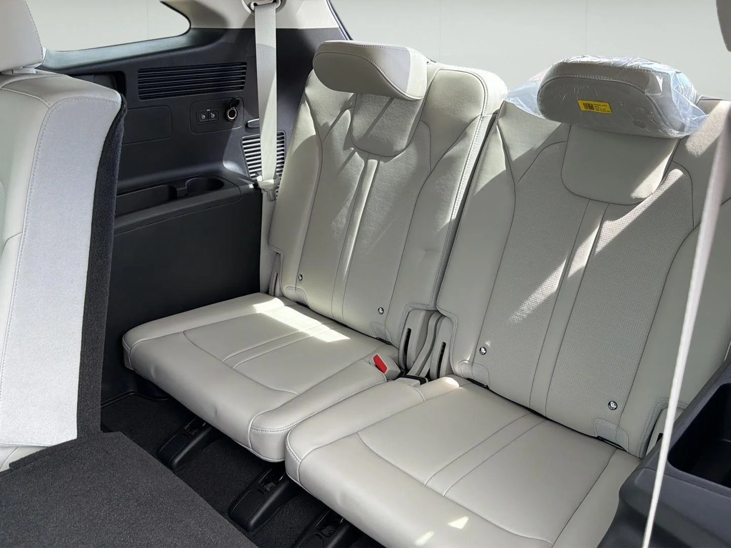 New 2026 Wolf Gray Kia S image 9