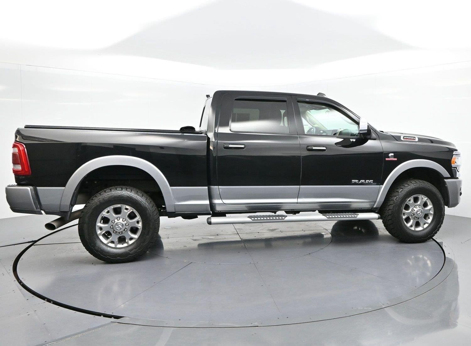Used 2021 Diamond Black Crystal Pearlcoat Ram Laramie image 8