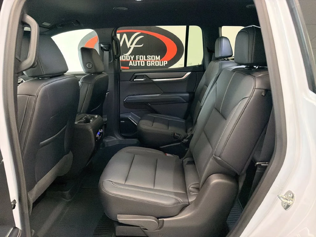 New 2027 Glacier White Tricoat GMC Elevation image 13