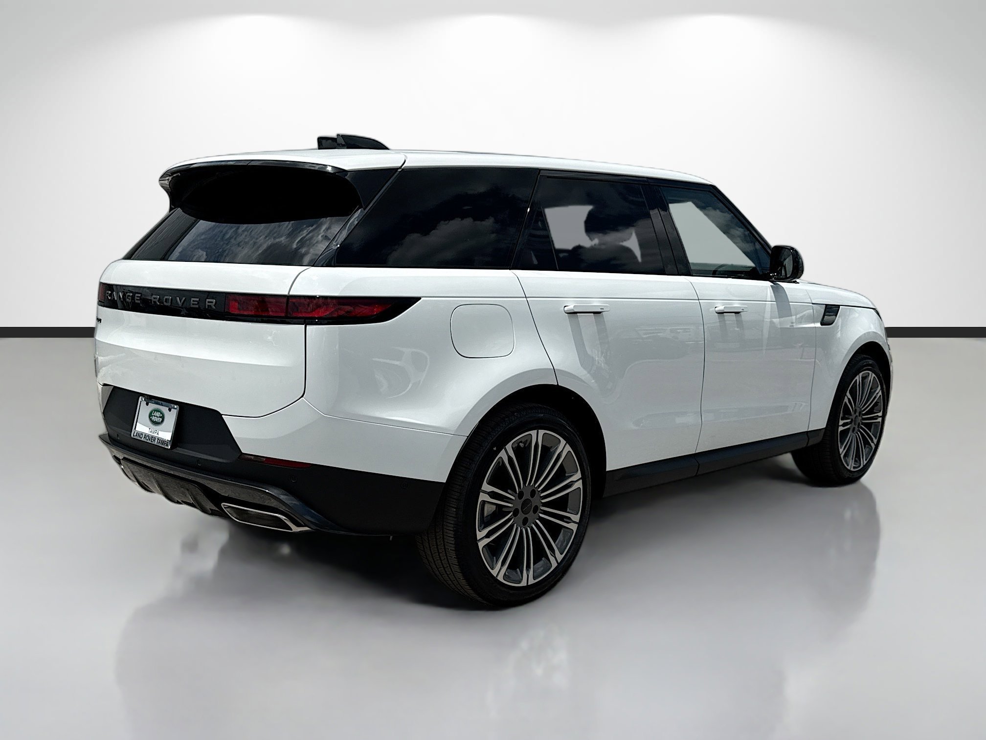New 2026 Fuji White LAND ROVER SE image 5