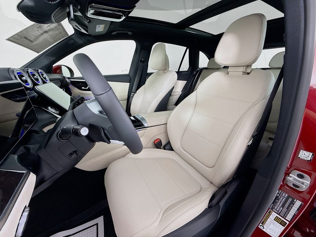 Used 2025 Red Mercedes-Benz GLC 300 image 6