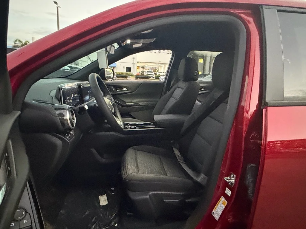 2027 Chevrolet Equinox LT - Photo 9