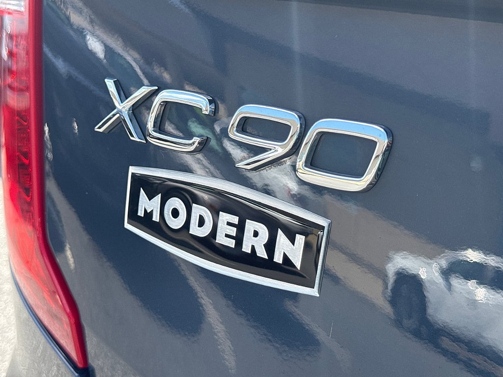 Used 2024 Denim Blue Metallic Volvo Plus Bright Theme image 25