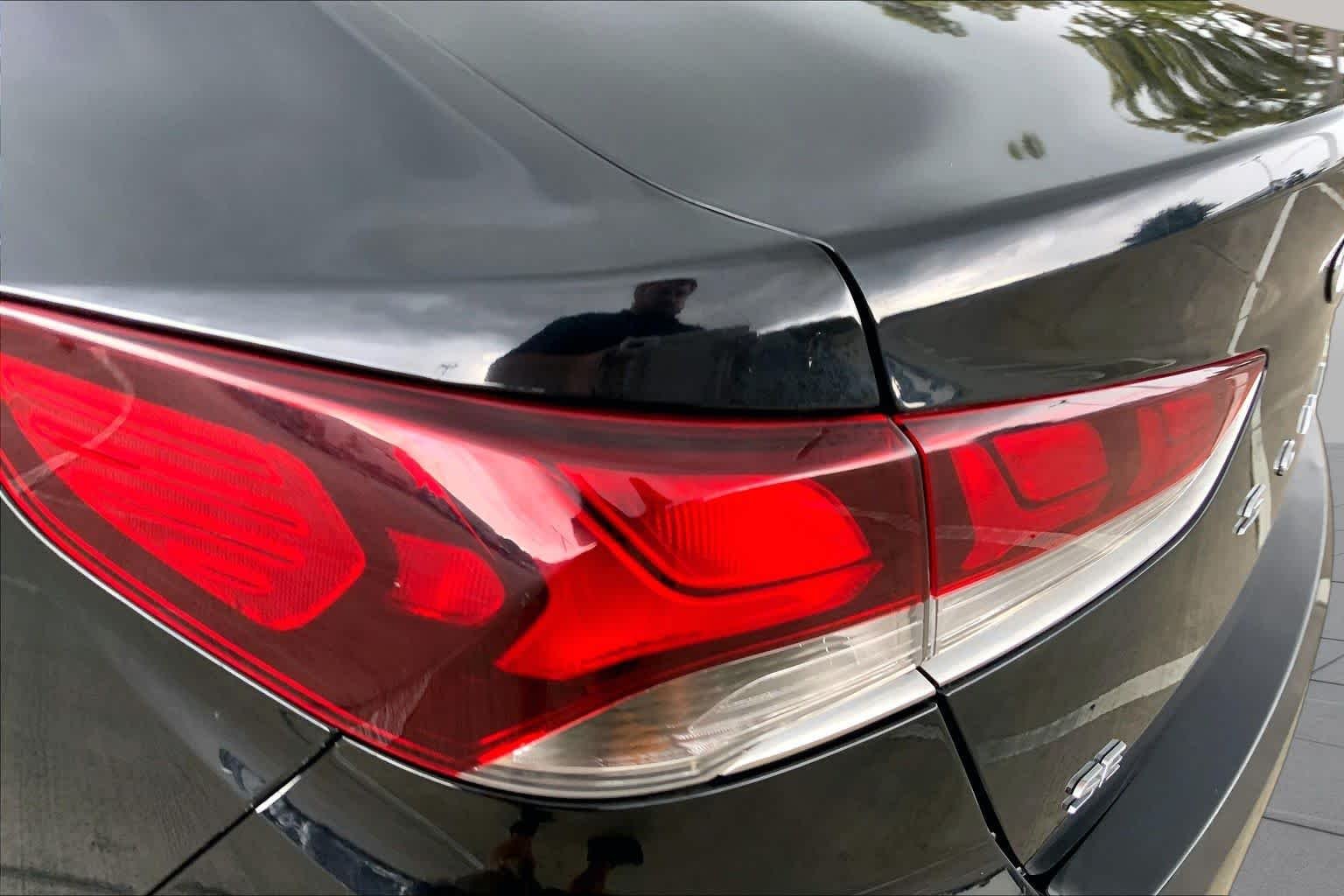 Used 2019 Phantom Black Hyundai SE image 28
