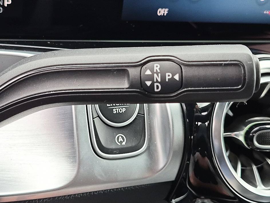 Used 2024 Blue Mercedes-Benz GLB 250 image 26