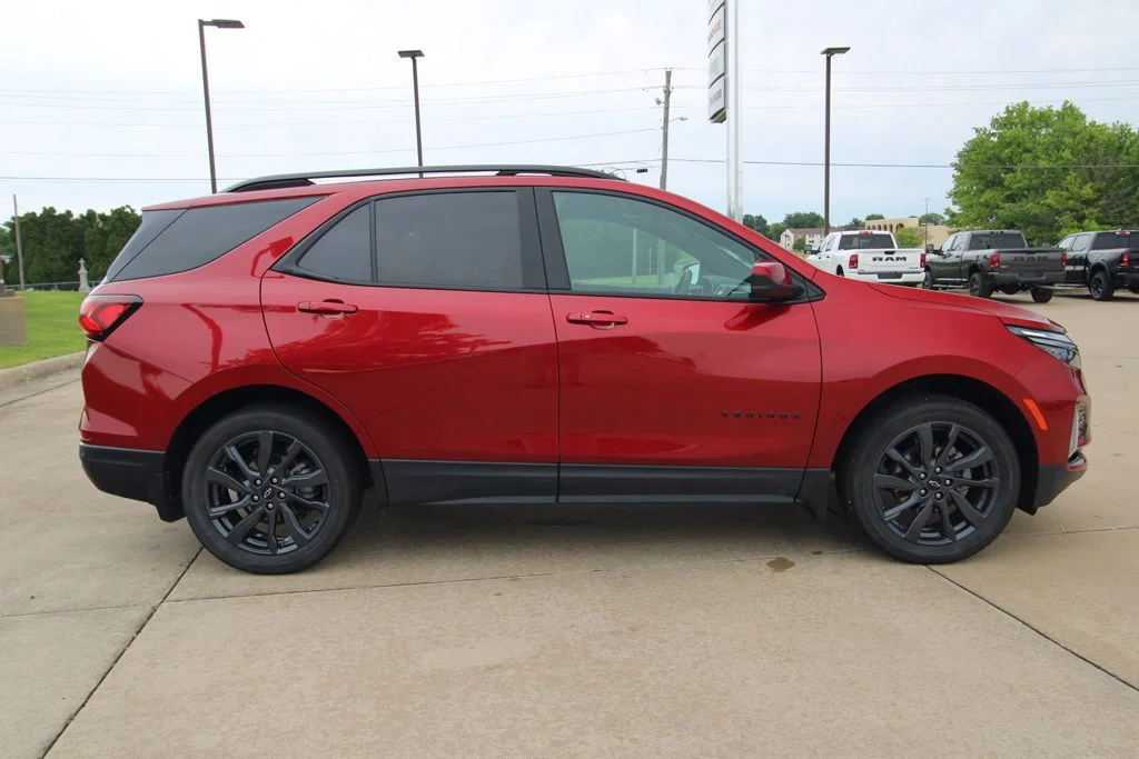 Used 2022  Chevrolet RS image 4