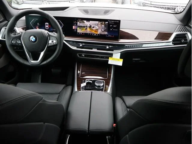 New 2026 Mineral White Metallic BMW xDrive40i image 14