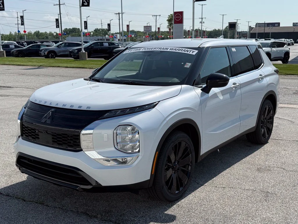 New 2026 White Mitsubishi LE 1.5T S-AWC image 3