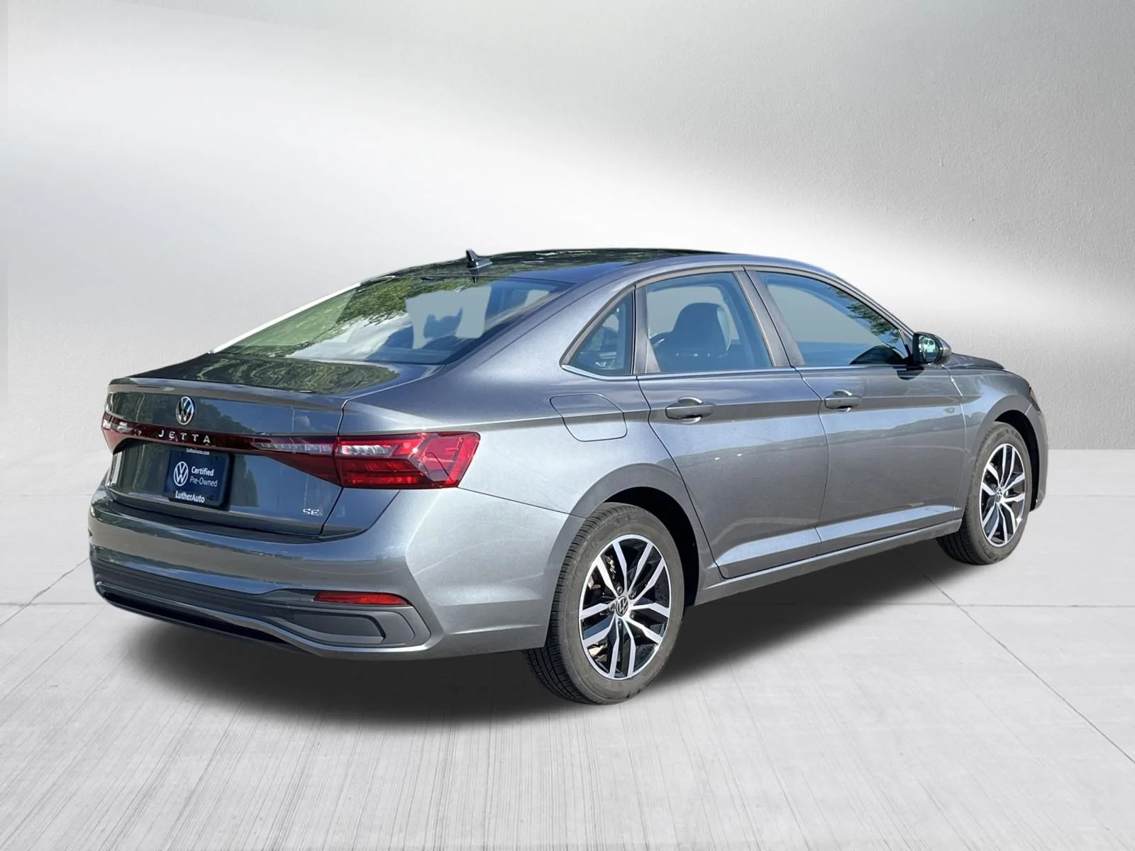 Used 2025 Platinum Gray Metallic Volkswagen SE image 7