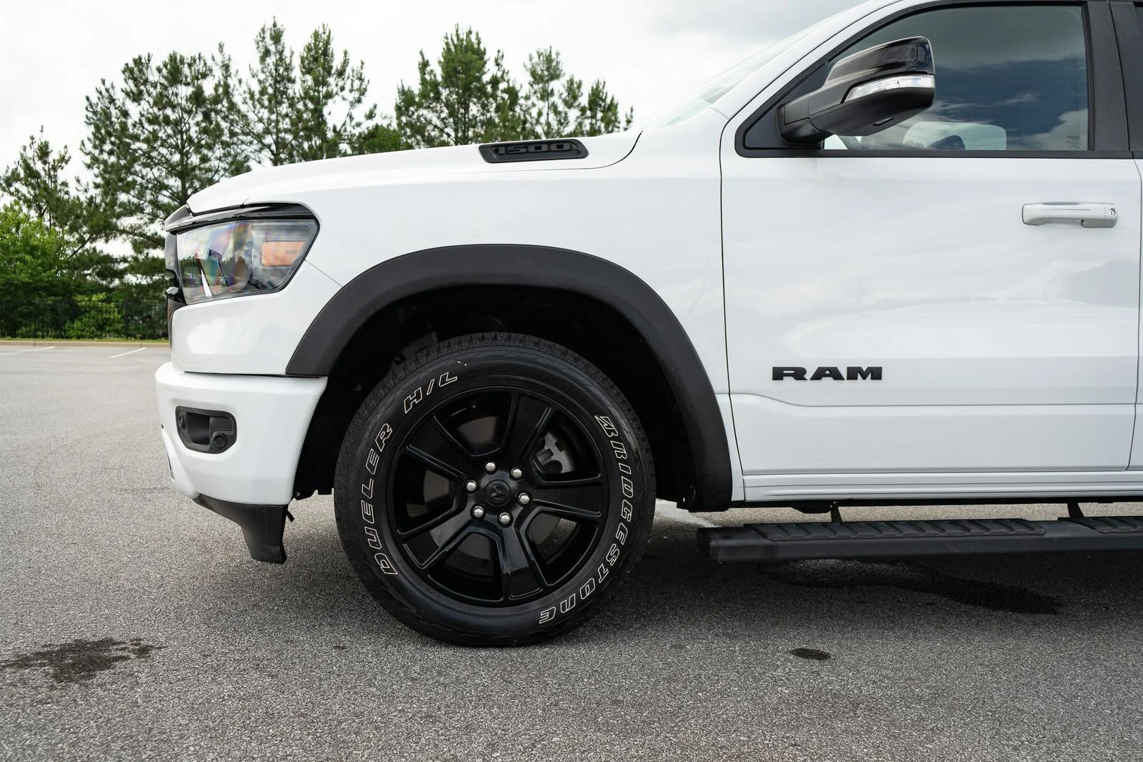 Used 2021 White Ram Big Horn/Lone Star image 4