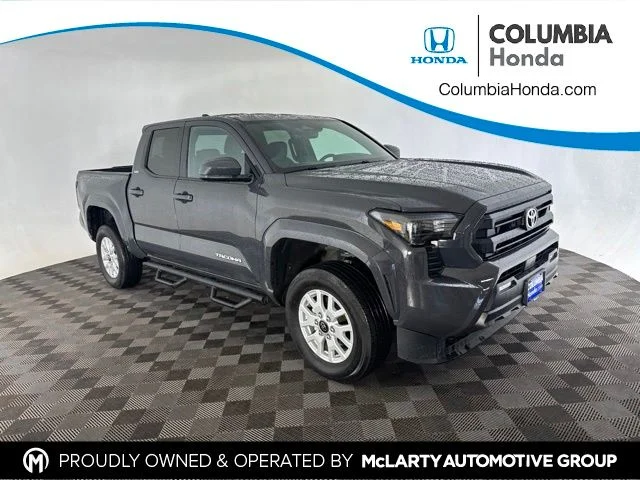 Used 2024  Toyota SR5 image 1