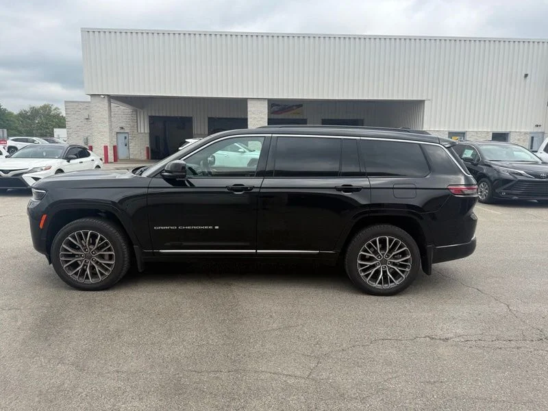 Used 2026 Black Jeep Summit image 23