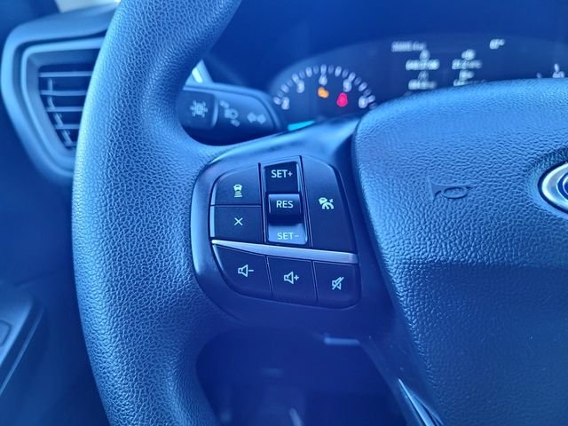 Used 2020 Silver Ford SE image 24