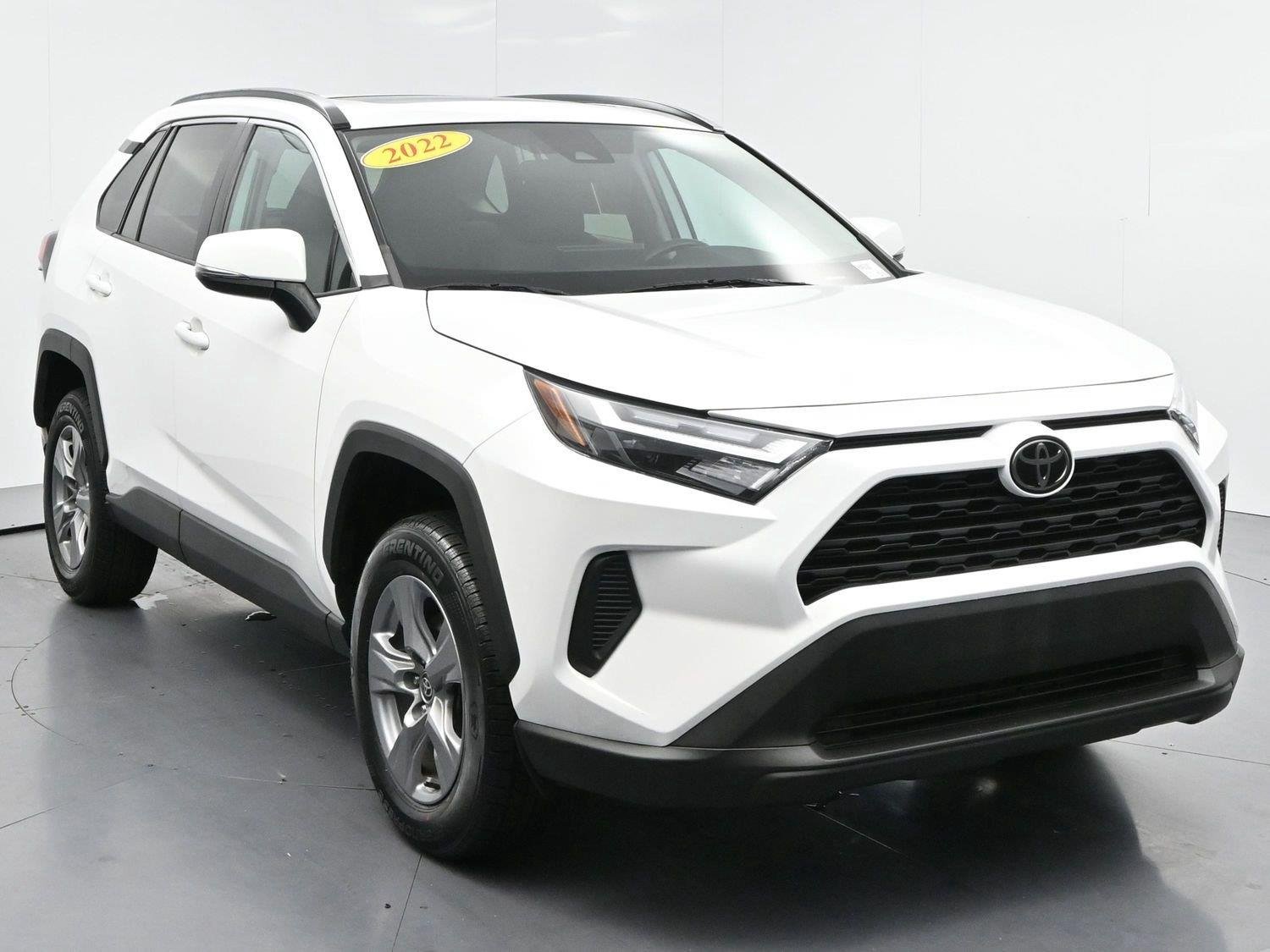Used 2022 White Toyota XLE image 2