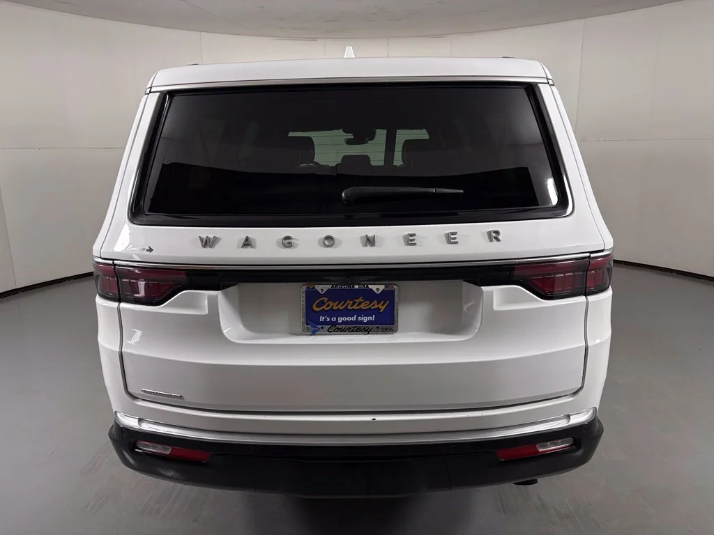 Used 2023 White Jeep Base image 7