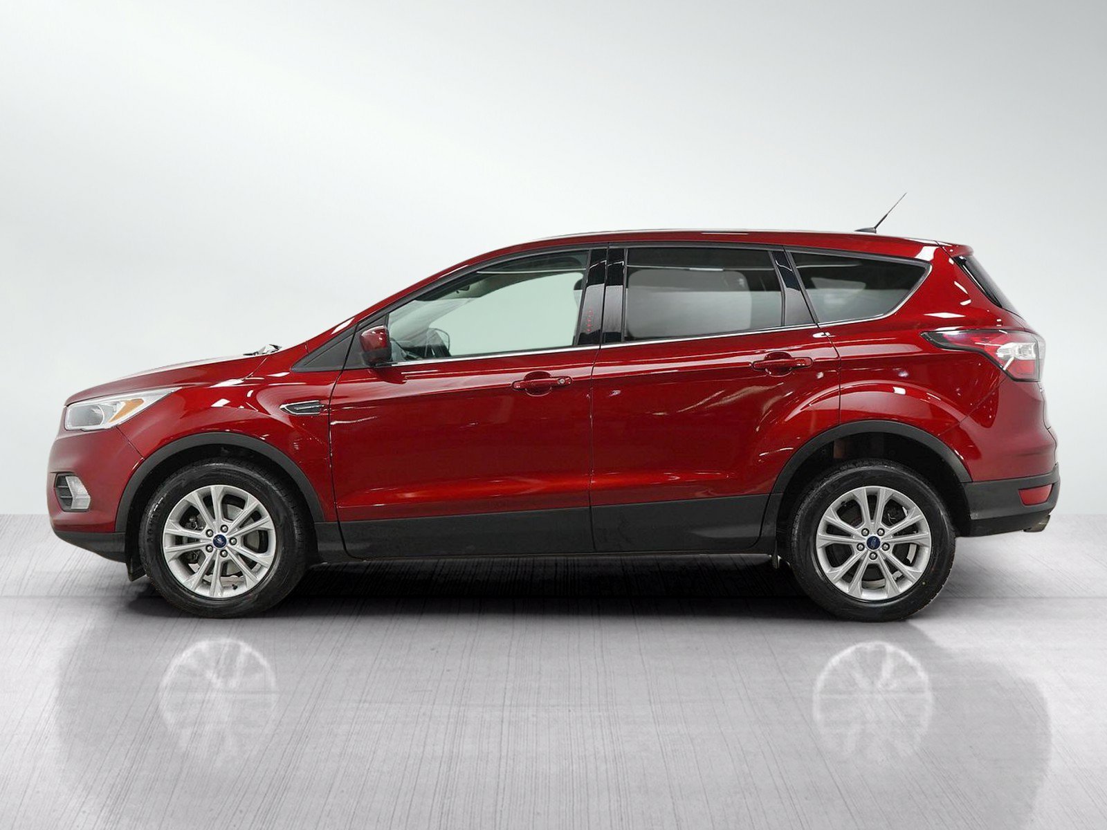 Used 2017 Ford Escape SE with VIN 1FMCU0GD1HUA68544 for sale in Burnsville, Minnesota