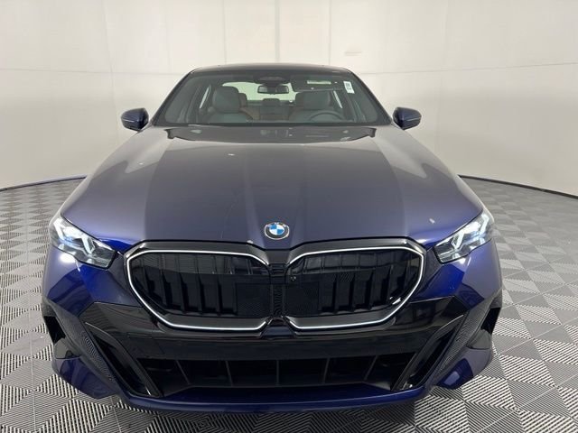 New 2027 Blue BMW 540i xDrive image 2
