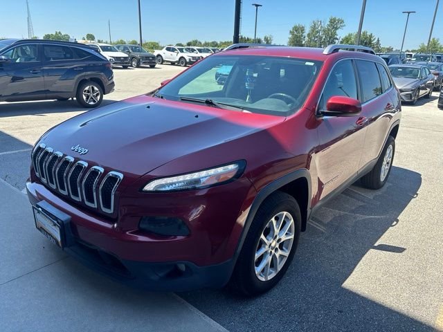 Used 2015 Deep Cherry Red Crystal Pearlcoat Jeep Latitude image 3
