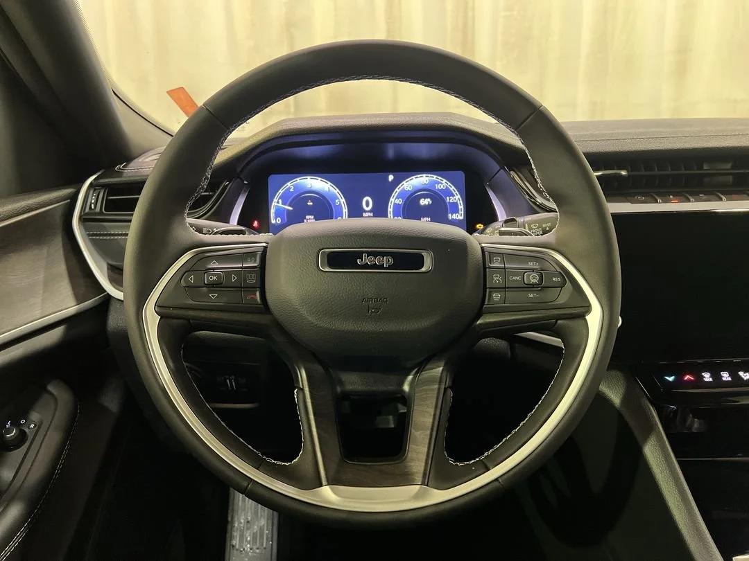 2026 Jeep Grand Cherokee Laredo - Photo 15