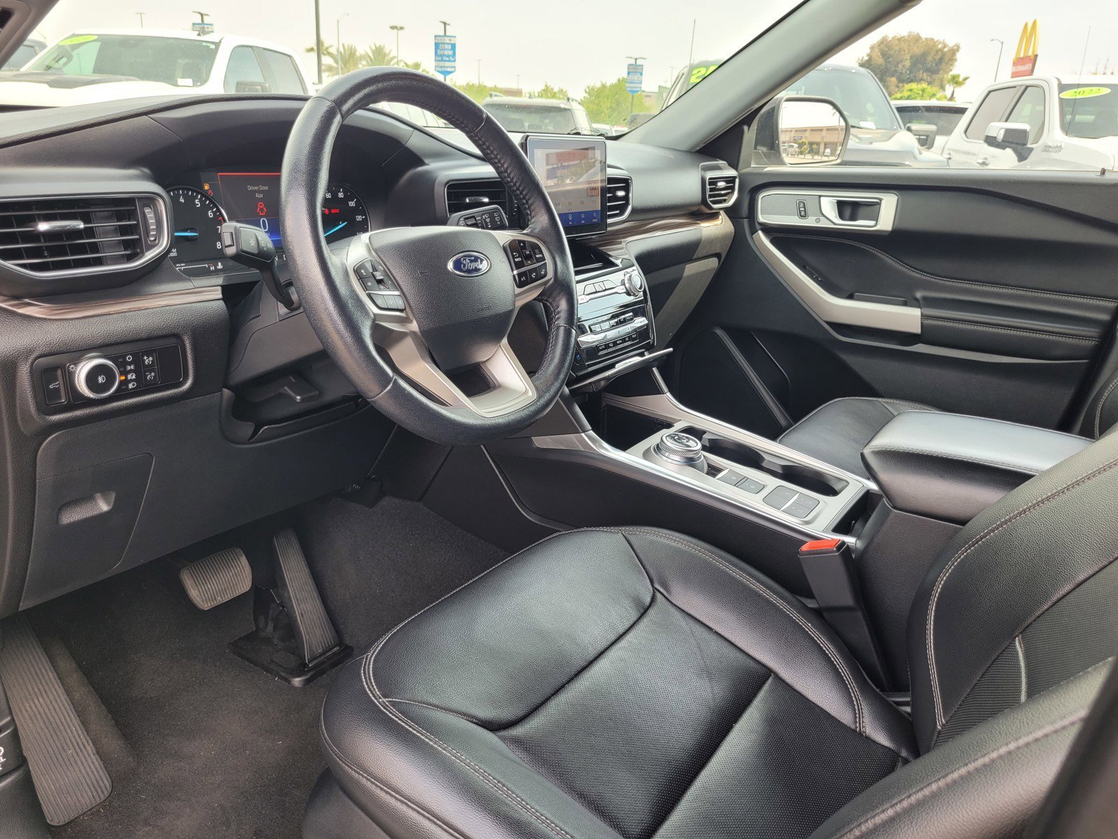 2023 Ford Explorer Limited - Photo 9