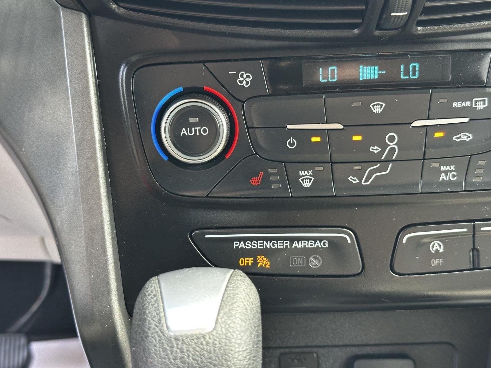 Used 2017 White Gold Ford SE image 26