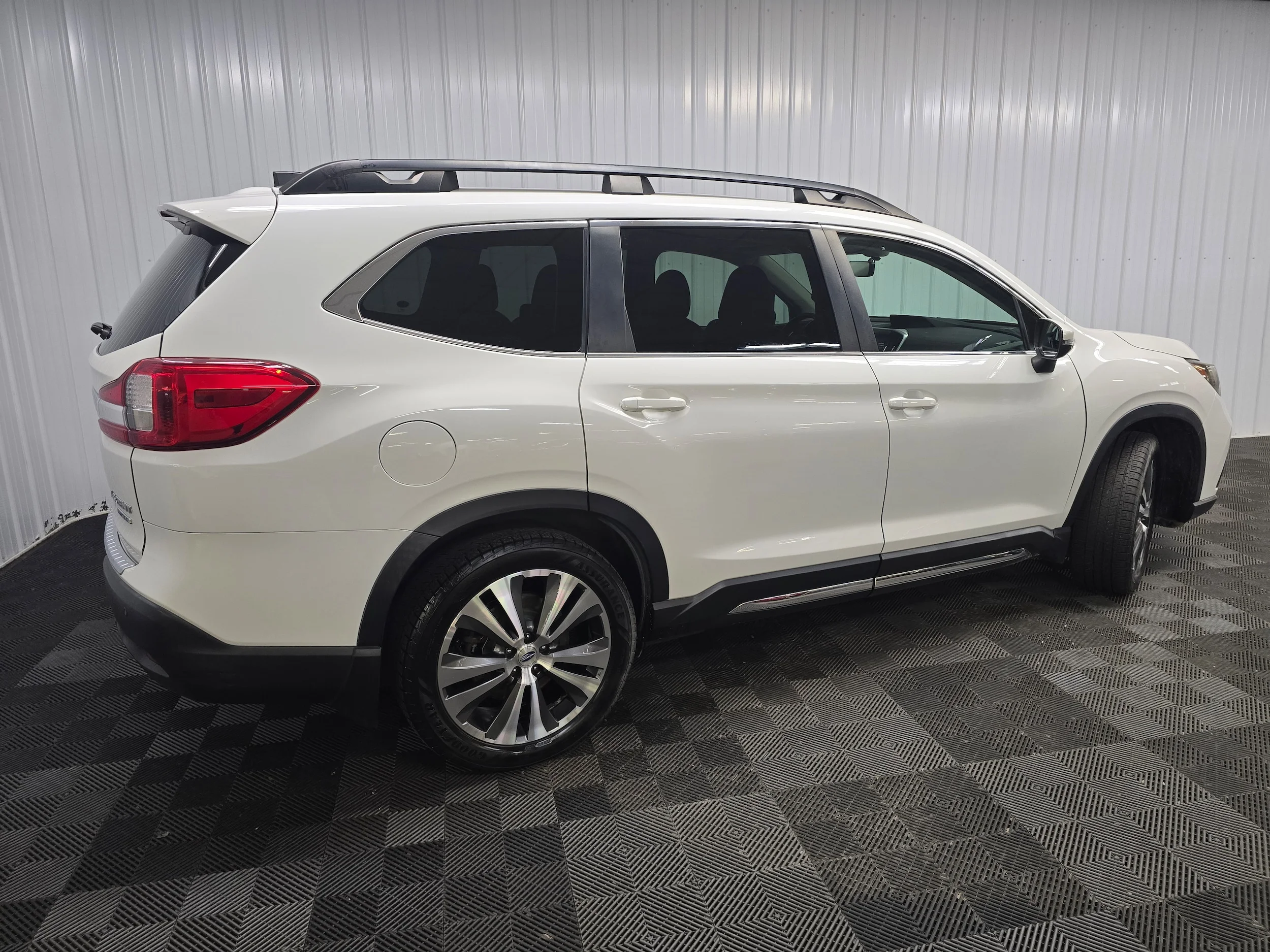 Used 2019 Crystal White Pearl Subaru Limited 7-Passenger image 3