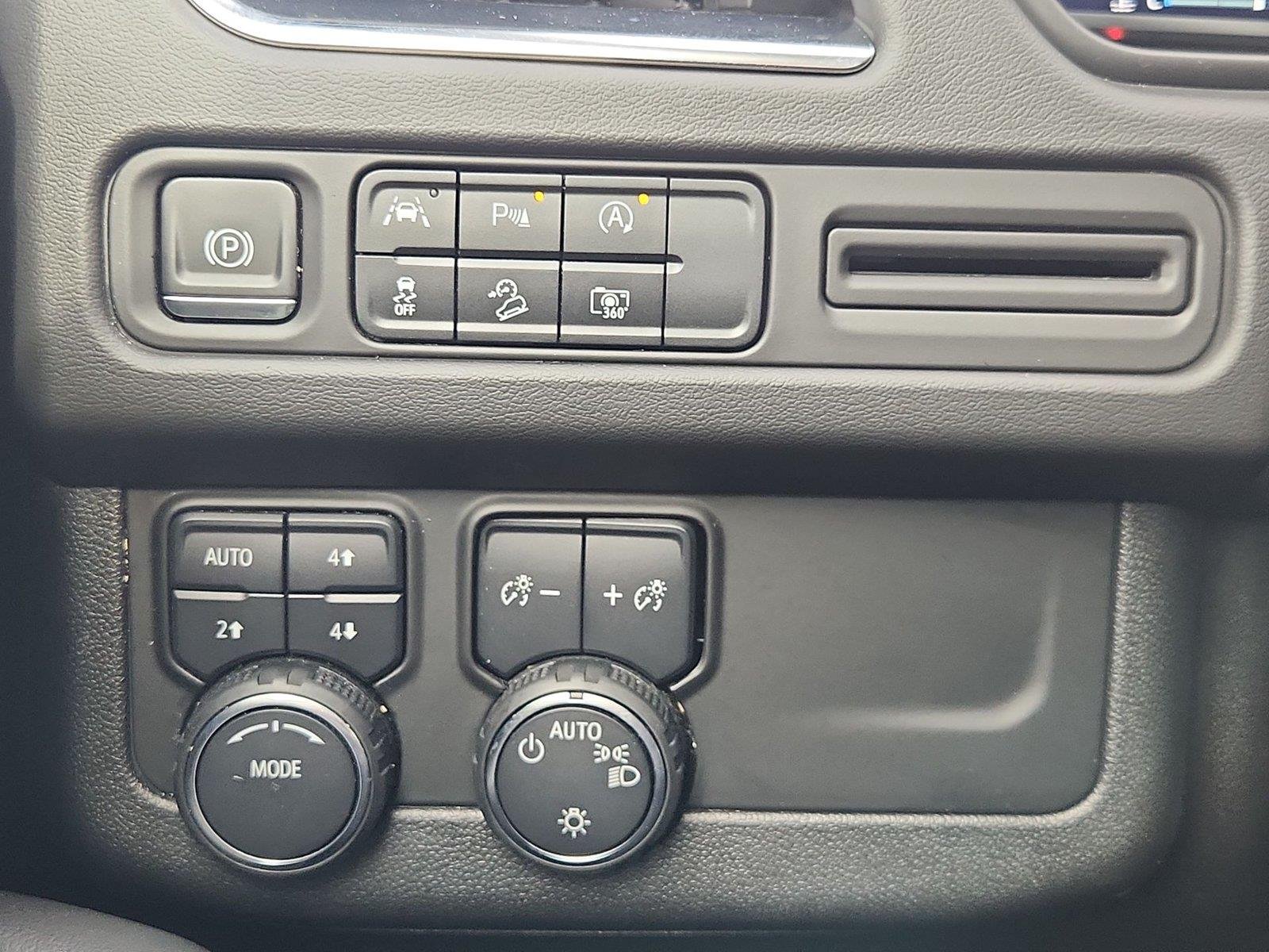Used 2023 Summit White Chevrolet Z71 image 18