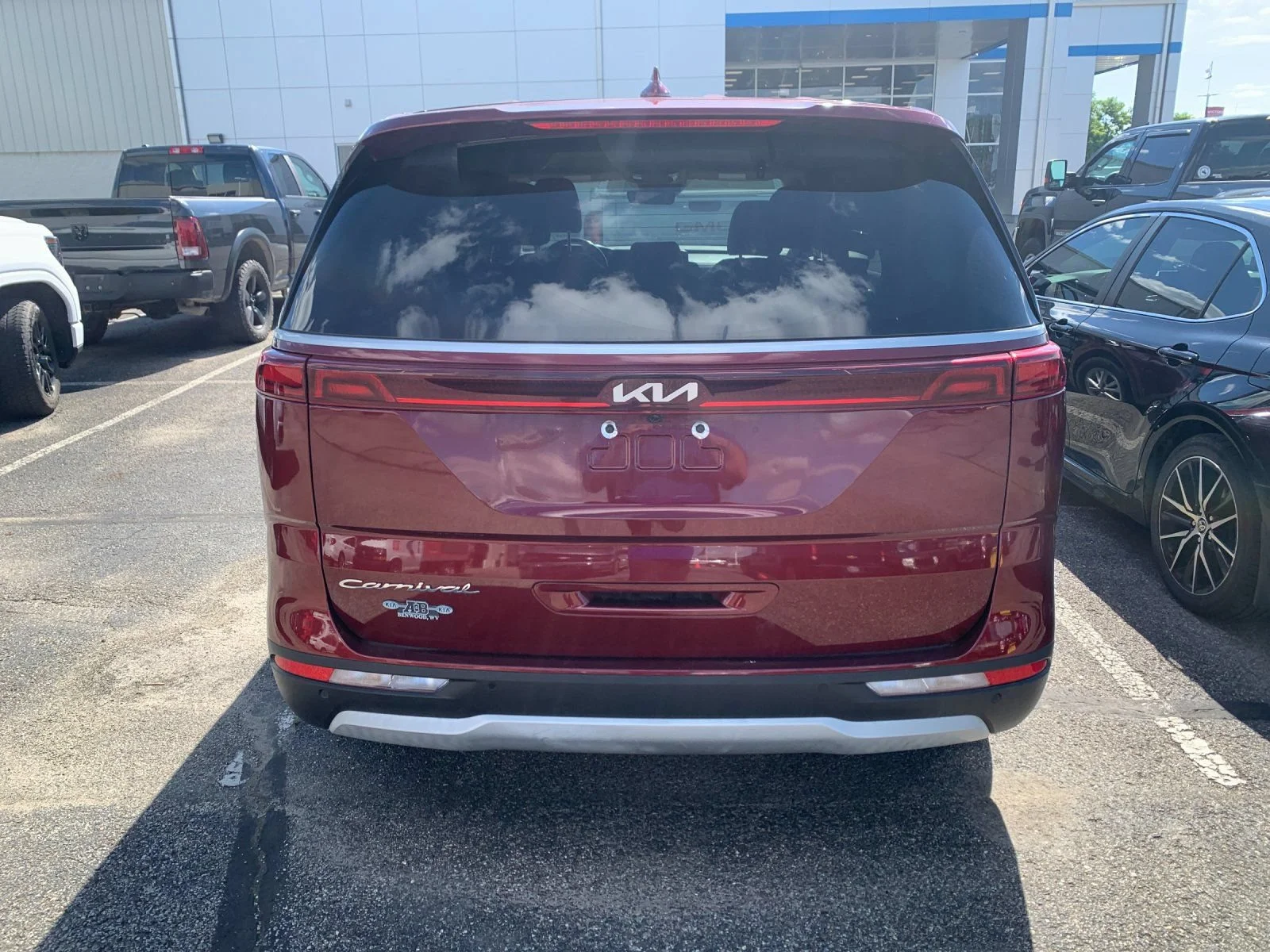 Used 2022 Red Kia LX Seat Package image 3
