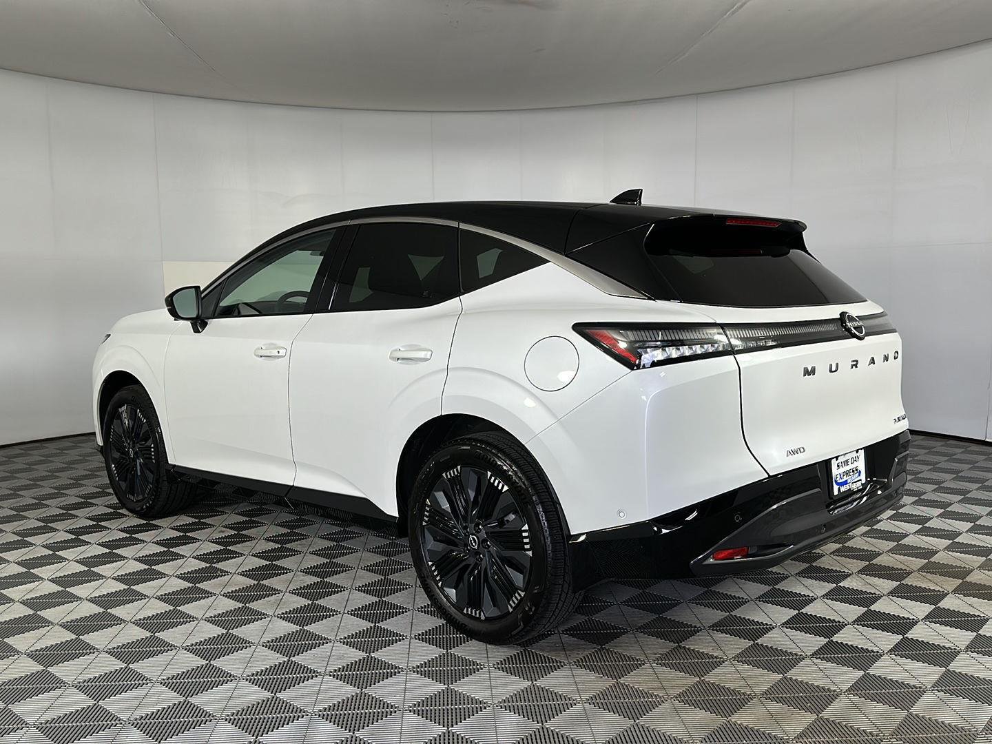 Used 2025 Everest White Pearl Tricoat/Super Black Nissan Platinum image 24