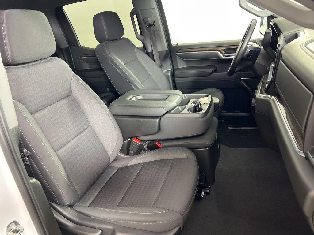 Used 2022 Summit White Chevrolet RST image 22