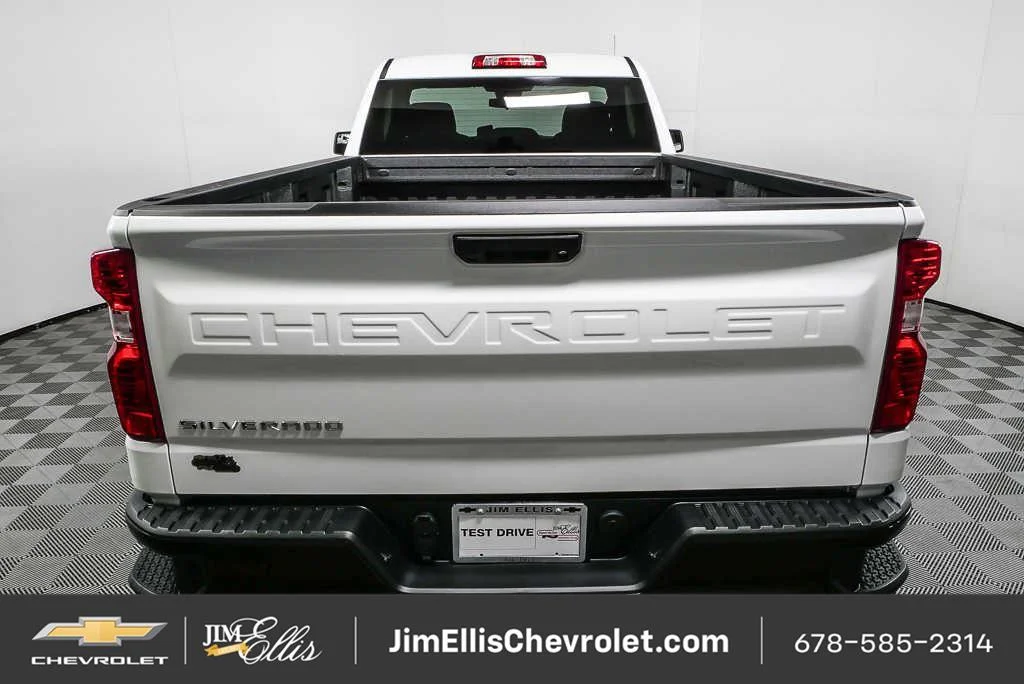 New 2026 Summit White Chevrolet WT image 20