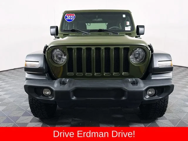 Used 2021 Green Jeep Sport image 2