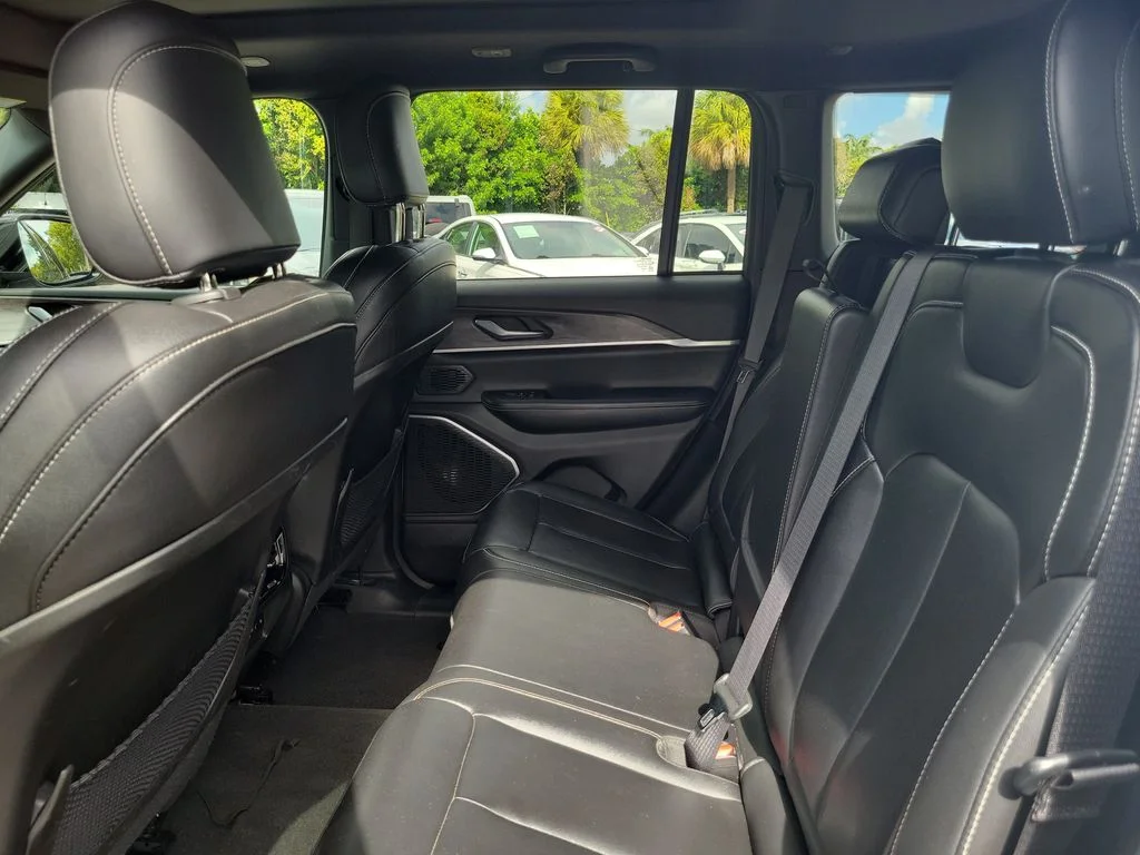 Used 2024 Silver Jeep 4xe image 15