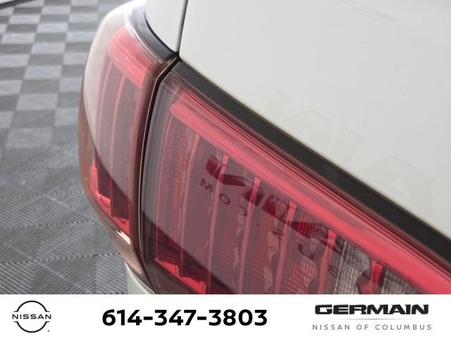Used 2017 White INFINITI Base image 16