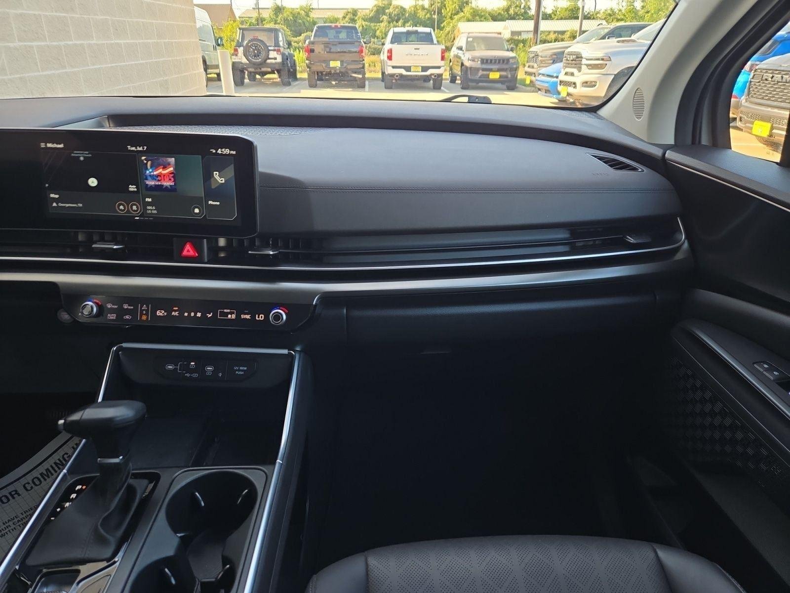 Used 2025 Ceramic Silver Kia SX image 22