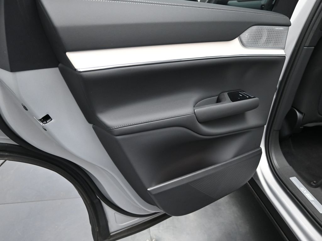 2025 Volvo EX90 Ultra - Photo 13
