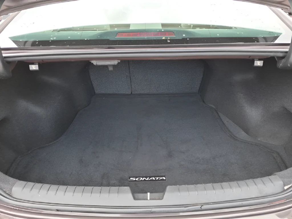 Used 2015 Brown Hyundai SE image 36