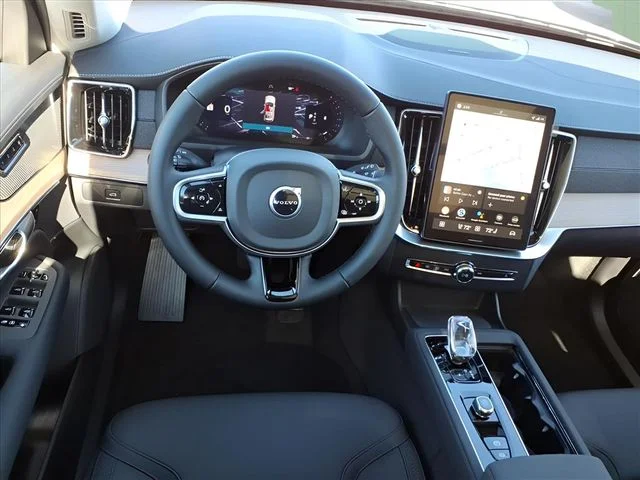 2026 Volvo XC90 Plus - Photo 13