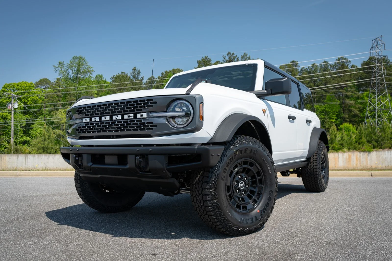 New 2026 Oxford White Ford Badlands® image 3
