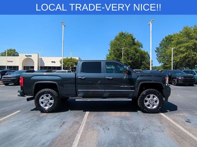 Used 2019 Gray GMC Denali image 6