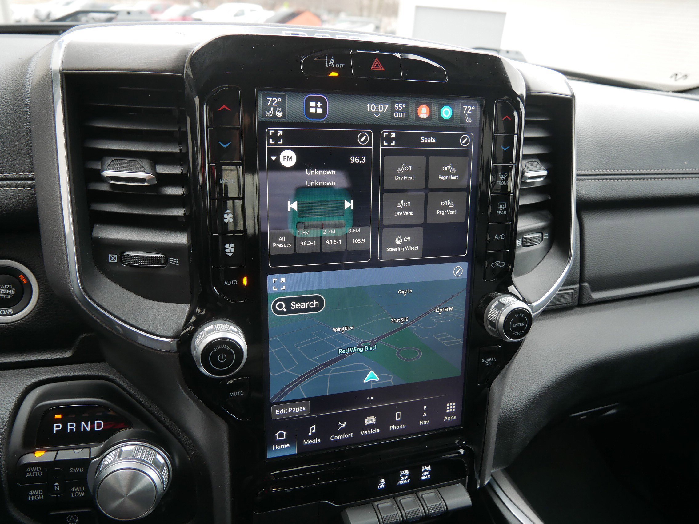 Certified Used 2025 Diamond Black Crystal Pearlcoat Ram Laramie image 22