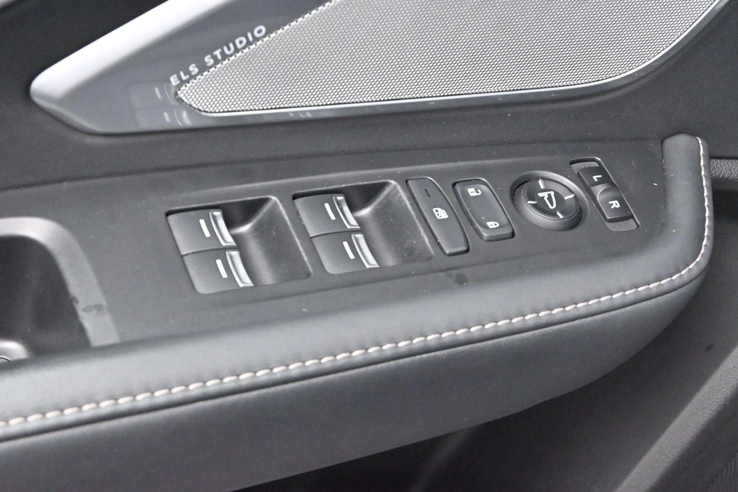 Used 2024 Majestic Black Pearl Acura SH-AWD w/Tech image 12